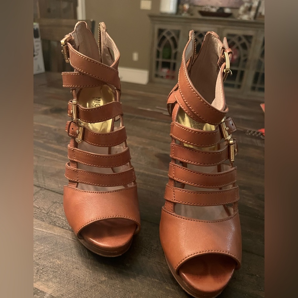 Michael Kors heel size 8